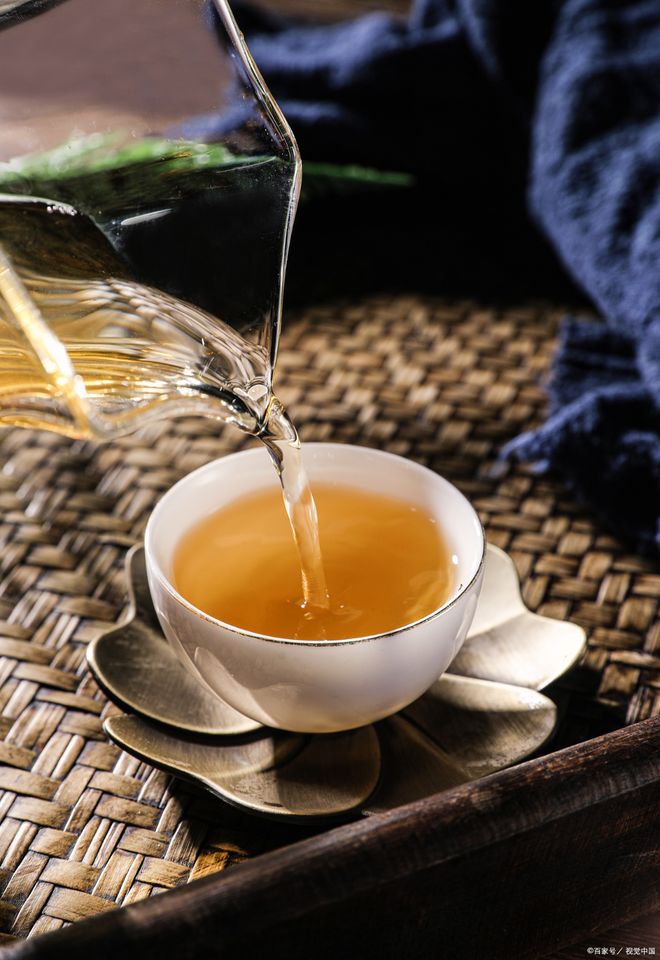 茶新宠:普洱茶成白领解压伙伴PG麻将胡了模拟器写字楼下午(图1) 茶新宠:普洱茶成白领解压伙伴PG麻将胡了模拟器写字楼下午(图1)